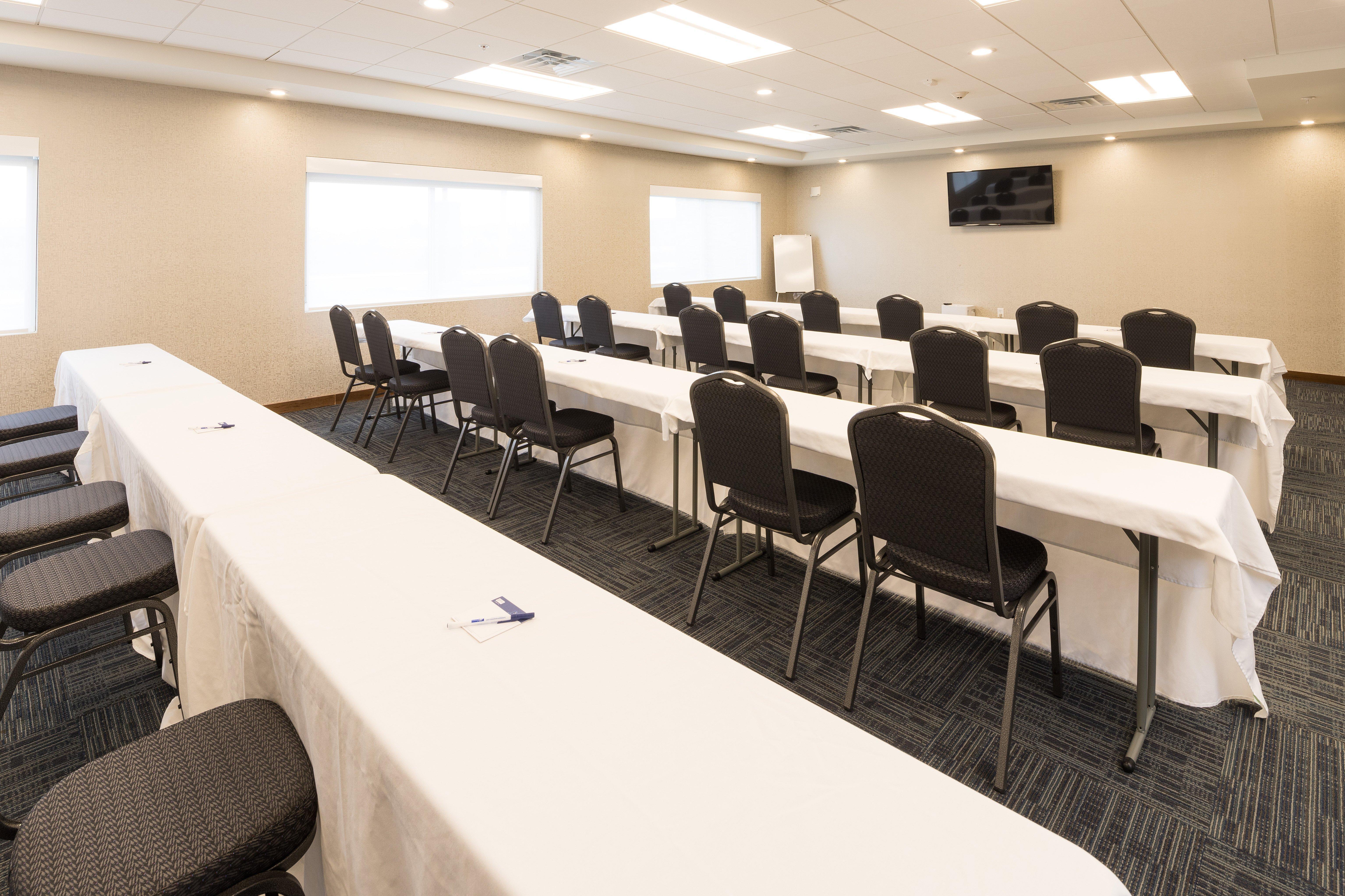 Holiday Inn Express & Suites - Auburn By Ihg Exterior foto